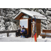 Rast auf der Terrassenbank an der Notfallstation